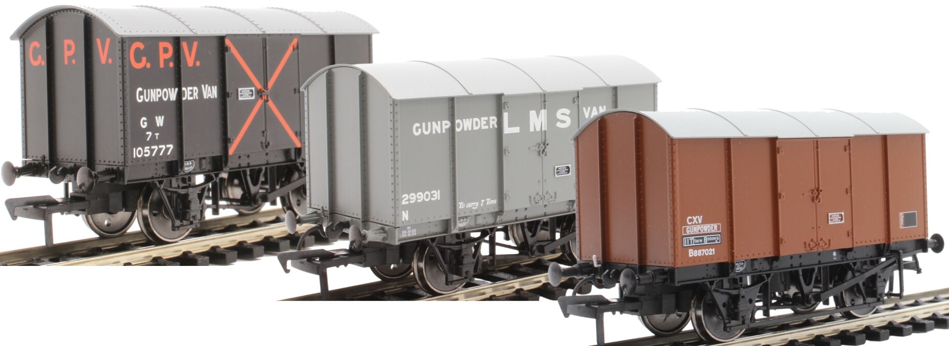 Rapido Trains UK OO Gauge (1:76 Scale) GPV gunpowder van