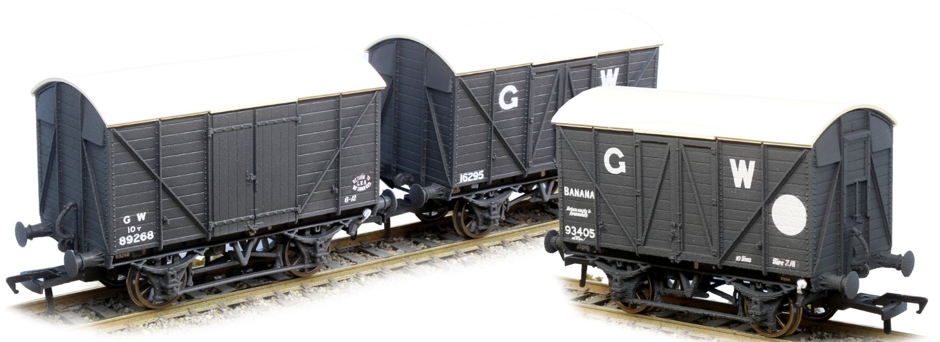 Rapido Trains UK OO Gauge (1:76 Scale) 10/ 12 ton van 'Mink A' GWR
