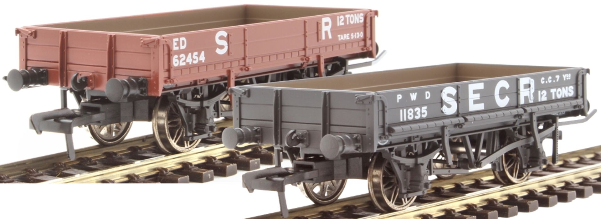 Rapido Trains UK OO Gauge (1:76 Scale) 12 ton Ballast Wagon SECR