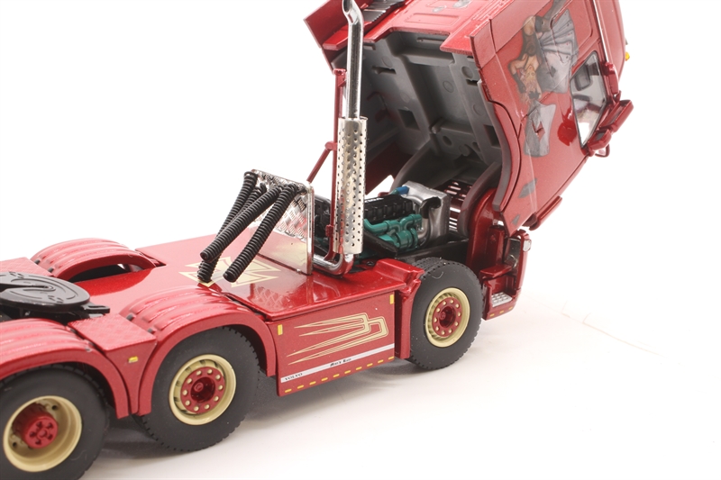 WSI Models 01-1329 Volvo FH3 with Nooteboom Trailer - - Hattons