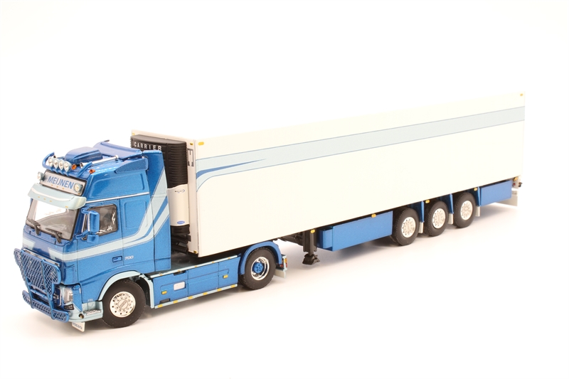 WSI Models 01-1384 Volvo FH3 Globetrotter XL with Trailer - Hattons
