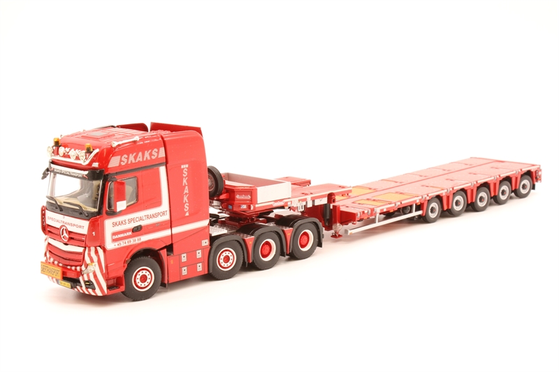 WSI Models 01-2025 Mercedes Benz Actros 8x4 with Nooteboom Trailer -