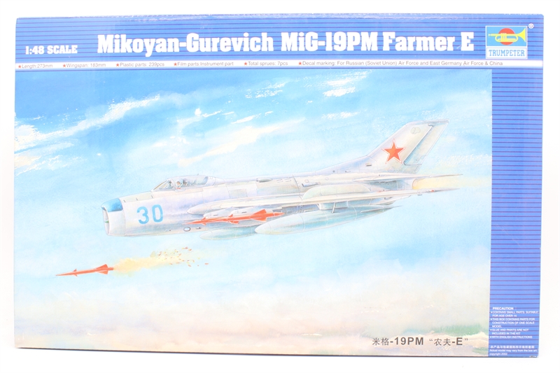 Trumpeter 02804TM MiG-19PM Farmer E