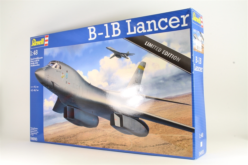 Revell 04900 B-1B Lancer - Hattons