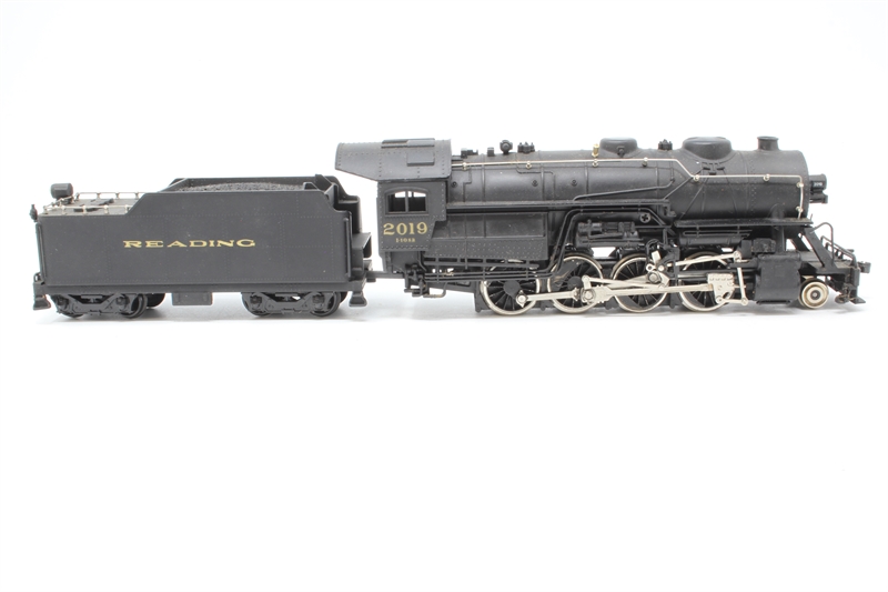 Bachmann No. 0650 2-8-0 Consolidation Locomotive selling Reading #2019