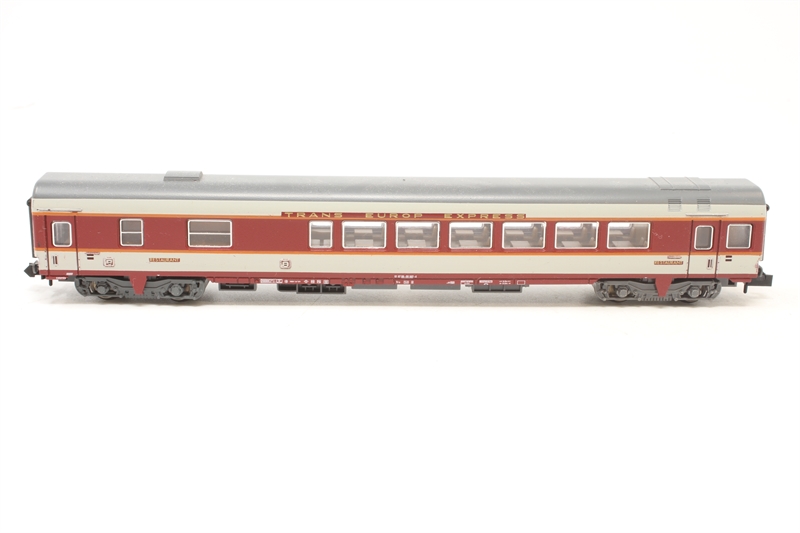 Minitrix 1032TRIX Trans Europ train pack with SNCF CC 6500 and 5 