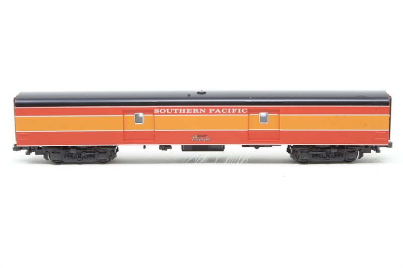 Kato 106-029 Smoothside passenger cars of the Southern Pacific - red,