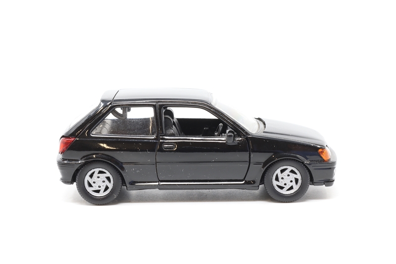 Voiture coupé rouge – FORD fiesta XR2i de 1981