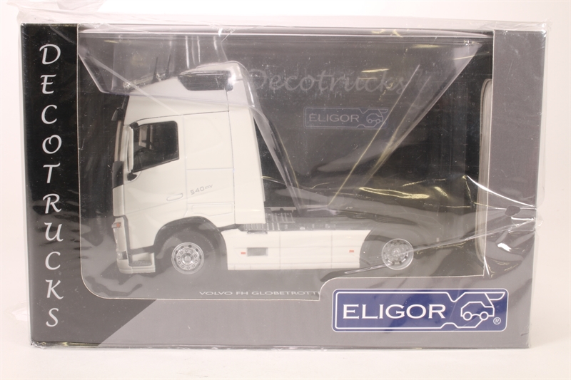 Eligor 115041 Volvo FH 4 Globetrotter in White - Hattons