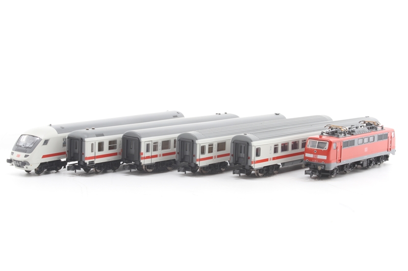 Minitrix 11608-01 Intercity train pack - Includes BR 111 139-2 & five