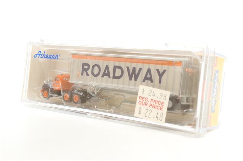 Athearn 12194 Mack R tractor & trailer 'Roadway' - Hattons
