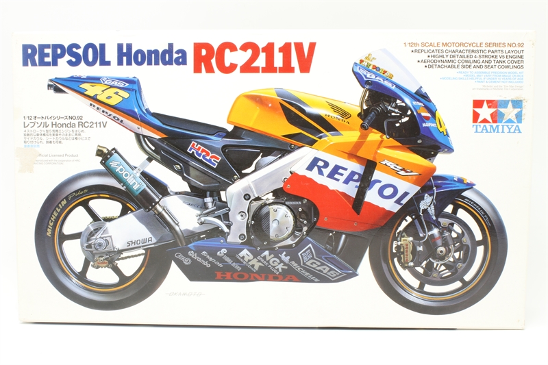 オートバイ・バイク TAMIYA REPSOL Honda RC211V Amazon.co.jp: タミヤ 1/12 オートバイシリーズ レプソル Honda
