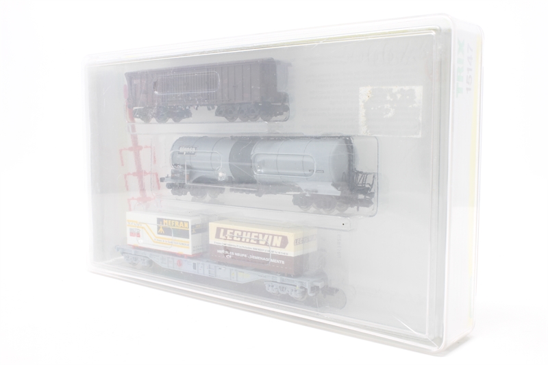 Minitrix 15147 Three Wagon Pack (Tank Wagon, Container - Hattons