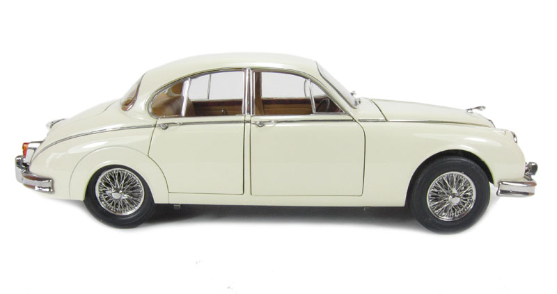 Model Icons 2010003 Jaguar Mark 2 3.8L 1962 in White - Hattons