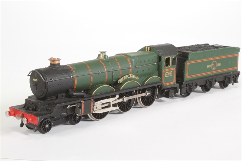 Hornby Dublo 2021Dublo 'The Red Dragon' Passenger Set - Hattons