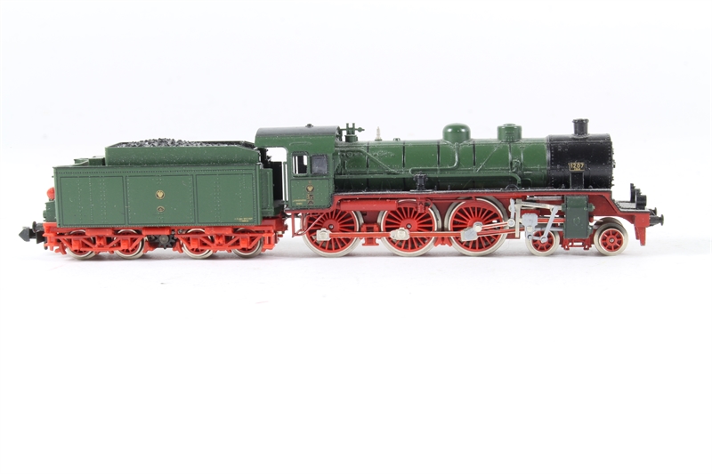 Minitrix 2088 KPEV Tender Loco BR S10.2 in Green - Hattons
