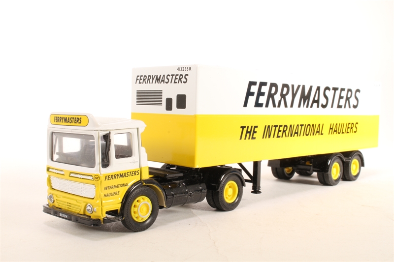 CORGI SUPERHAULERS 1/64 Scale 59541 Volvo 4 Wheel Rigid Lorry