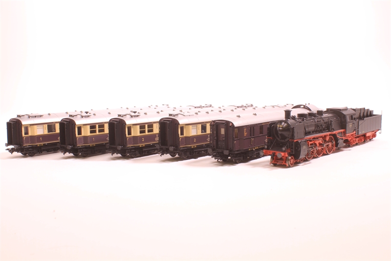 Trix 21928 Rheingold 1928 DCC Sound Train Pack - Hattons