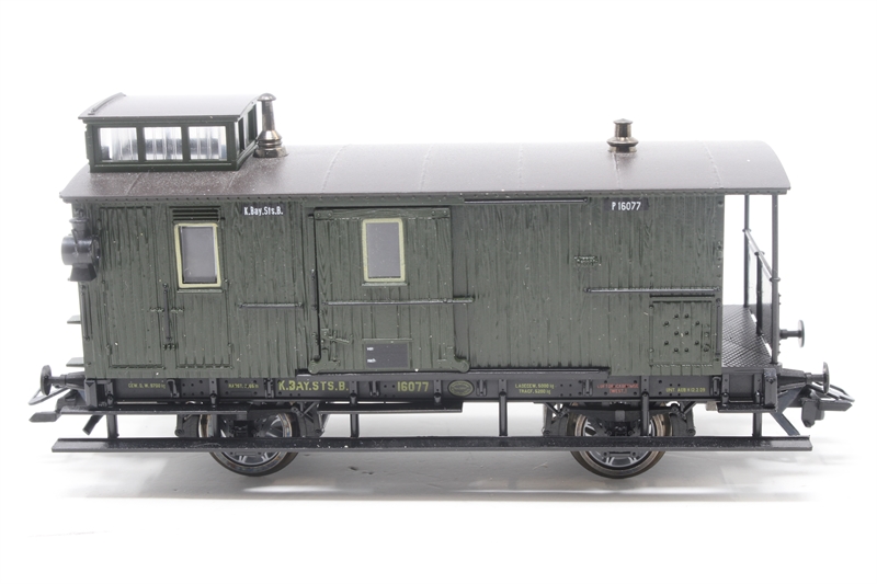 Trix 24305Trix 4 Wheel Baggage Car of the German K Bay - Hattons