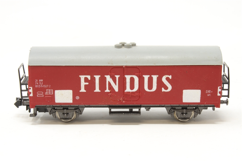 Rivarossi 2476 Refrigerated Wagon 'Findus' of the German - Hattons