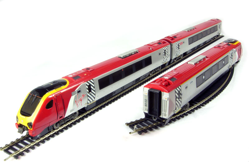 Bachmann Branchline 30 601 Class 220 Virgin Voyager 3 Car 220008 Draig 1390