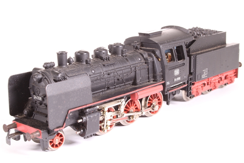 こ*ま様 MARKLIN メルクリン3031ドイツ国鉄BR型タンク式蒸気機関車H メルクリン 3003 ドイツ国鉄 DB 24 058 蒸気機関車 HOゲージ ジャンク