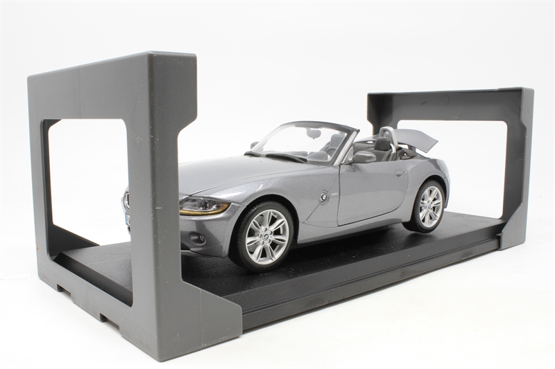 Maisto 31654 2003 BMW Z4 spider - Hattons