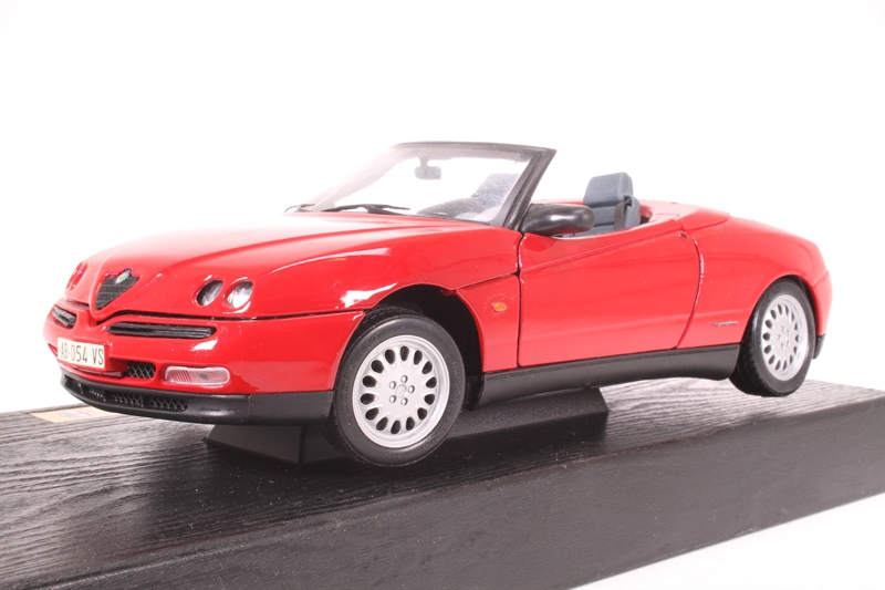 Alfa Romeo Spider 1995 1:18 ( Tchibo) (Gebraucht) in Otelfingen für CHF