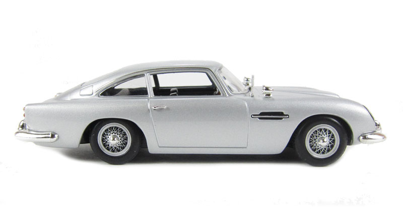 Minichamps 400-137260 Aston Martin DB5 - James Bond 007 - Hattons