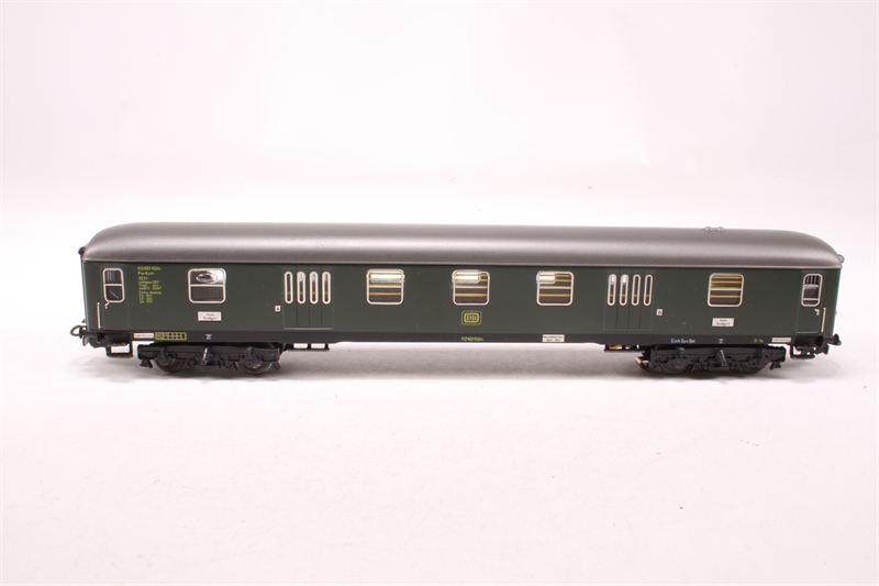 Marklin 4044 Express Baggage Car of the DB - with working