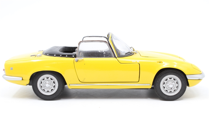 Sunstar 1/18 ロータス エラン S3 クーペ 1966 Sunstar 1/18 - Lotus Elan S3 Coupe 1966 French Blue Diecast