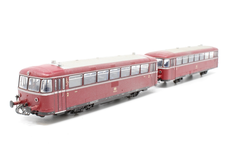 Roco 43045Roco DB VT 98 railbus of the DB with trailer car