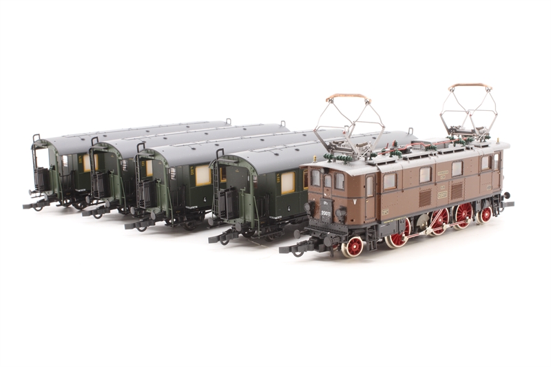 Roco 43048 Passenger Train Pack of the DRG - Includes - Hattons
