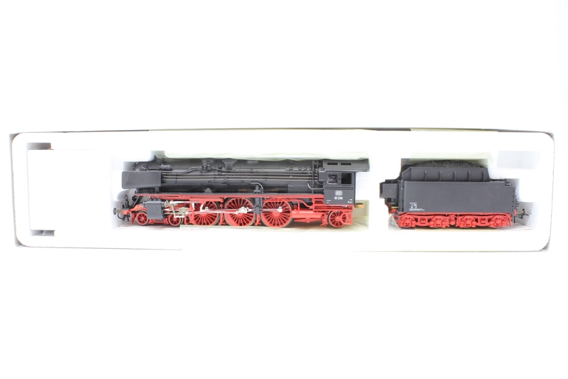 Roco 43240-234 Class BR 01 234 4-6-2 of the DB - Hattons