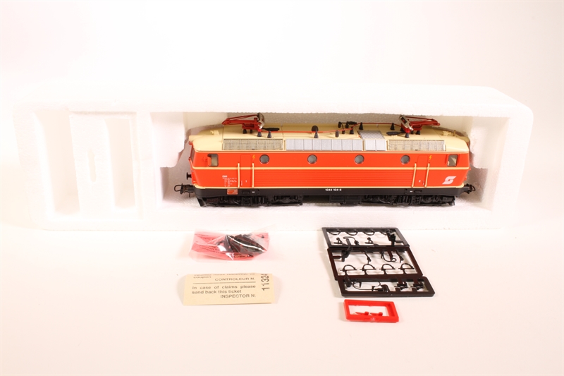 Roco 43550 Class BR 1044 104-6 of the +ûBB - Hattons