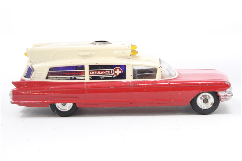 Miniature Corgi Cadillac Superior Ambulance 1/54 - N°437, Prévente, Neuve