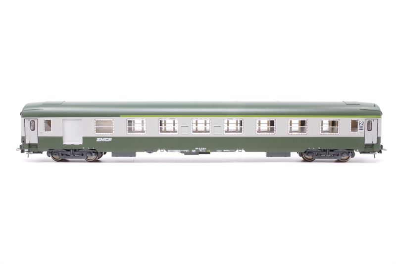 Rame Roco HO 45205.1 – Voiture UIC B7D Vert Ciment – Époque 4 – État Exceptionnel