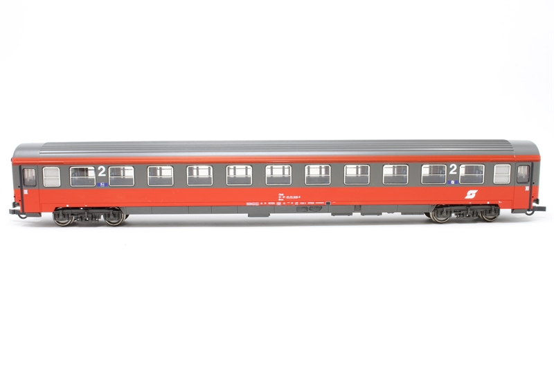 Obb Coach Roco 45234 2nd Class Passenger Coach of the OBB - Hattons