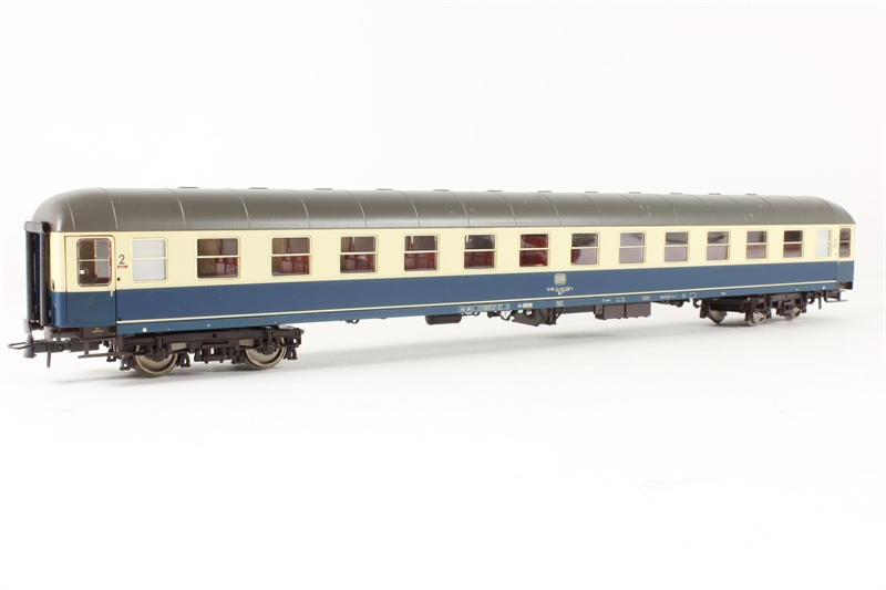 Roco 45878 2nd Class coach in DB Blue & Cream, with Digital Sound