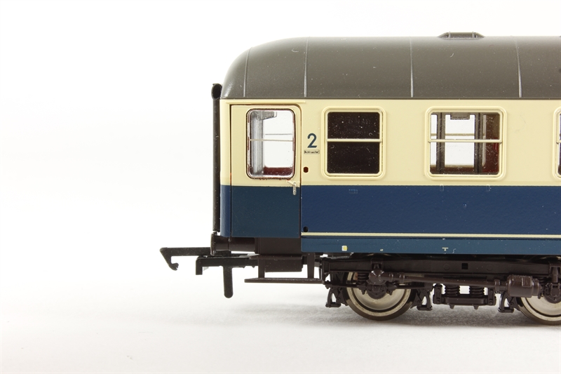 Roco 45878 2nd Class coach in DB Blue & Cream, with Digital Sound