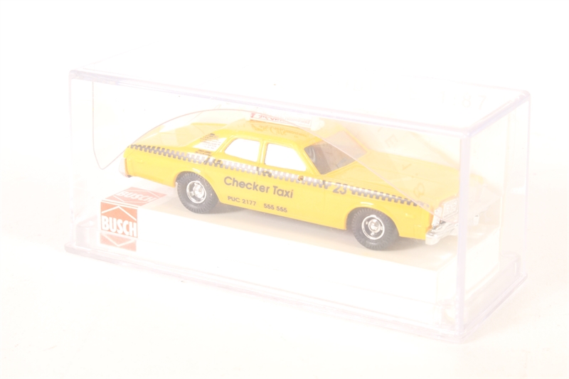 Busch 46607 Dodge Monaco taxi checker