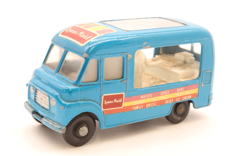 Matchbox 47B Commer Ice Cream Canteen