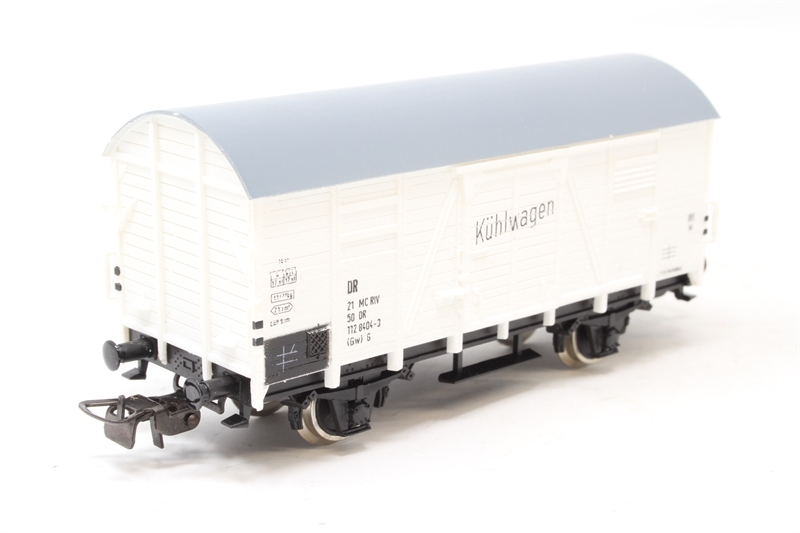 Piko 5-6446-015 Refrigerated goods van of the DR - Hattons