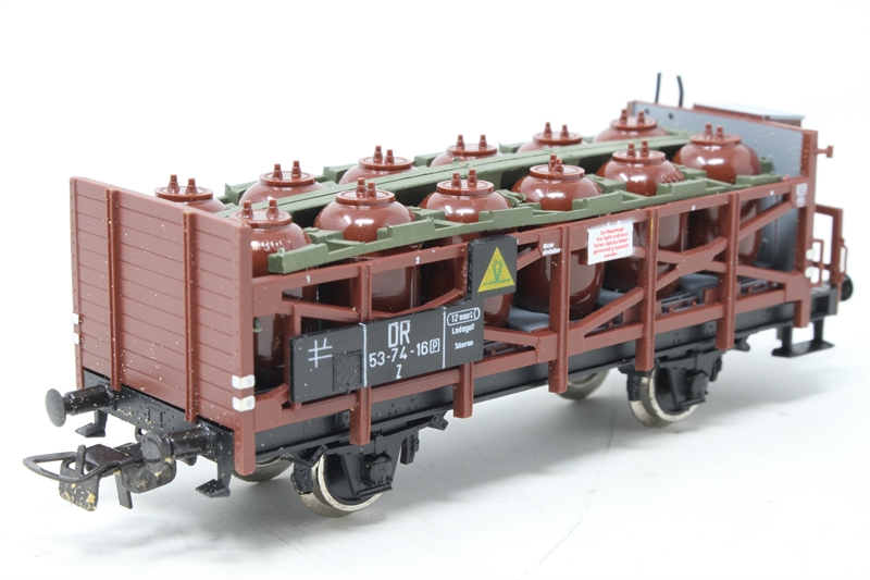 Piko 5-6454-010 Acid Chemical Wagon of the DR - Hattons