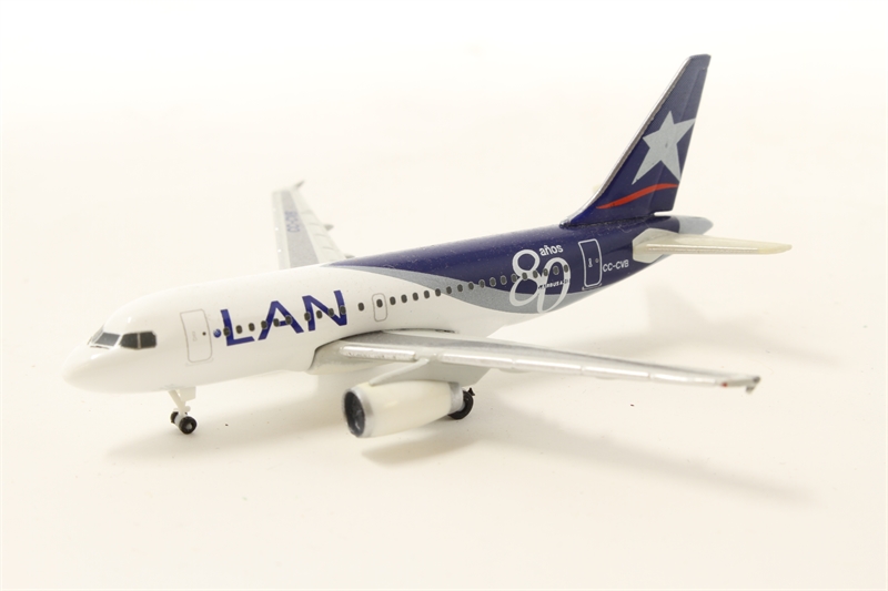 Herpa Wings 534772 Mexicana A318 XA-UBT 1/500