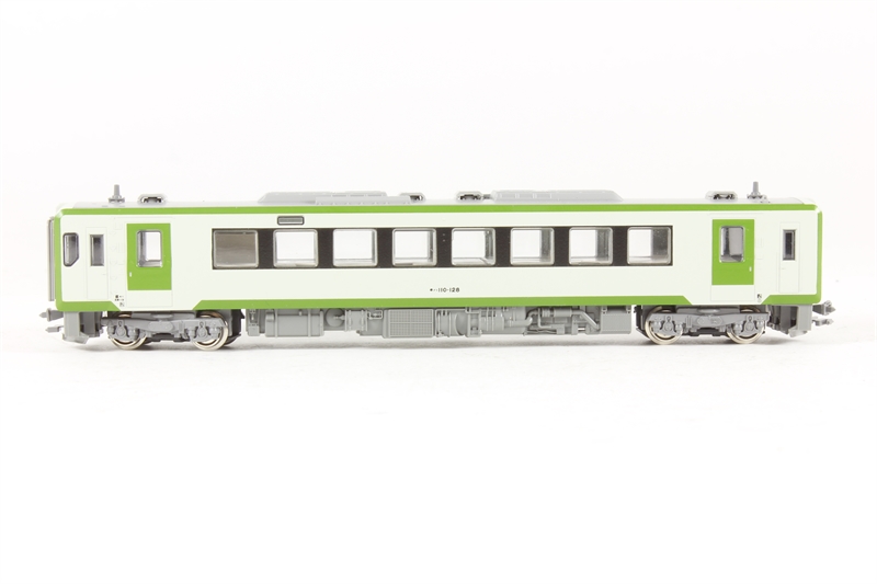Kato 6043-1 JR Diesel Type KIHA 110-100 (w/Motor) - Hattons