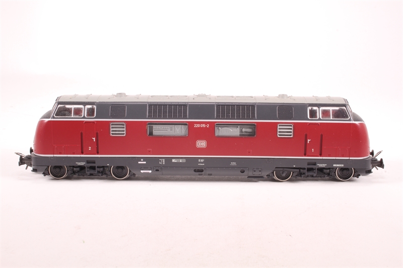 Roco 63405 Class BR 220 011-1 of the DB