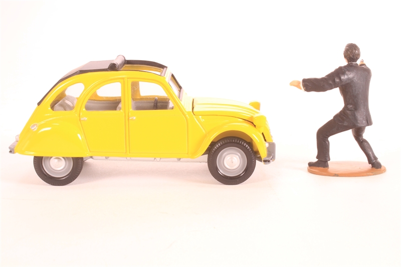 Corgi 65301COR Citroen 2CV and James Bond Figure - 'James - Hattons