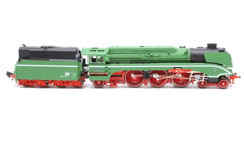 Arnold 72502ARN Class BR 18 201 4-6-2 of the DR