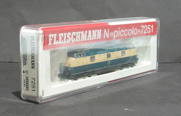 FLEISCHMANN #7251 ＤＢ 旧ドイツ国鉄 ＢＲ２２１型ディーゼル機関車 トルコブルー／ベージュ(外国車輌)｜売買されたオークション情報、yahooの商品情報をアーカイブ公開  - オークファン 外国車輌